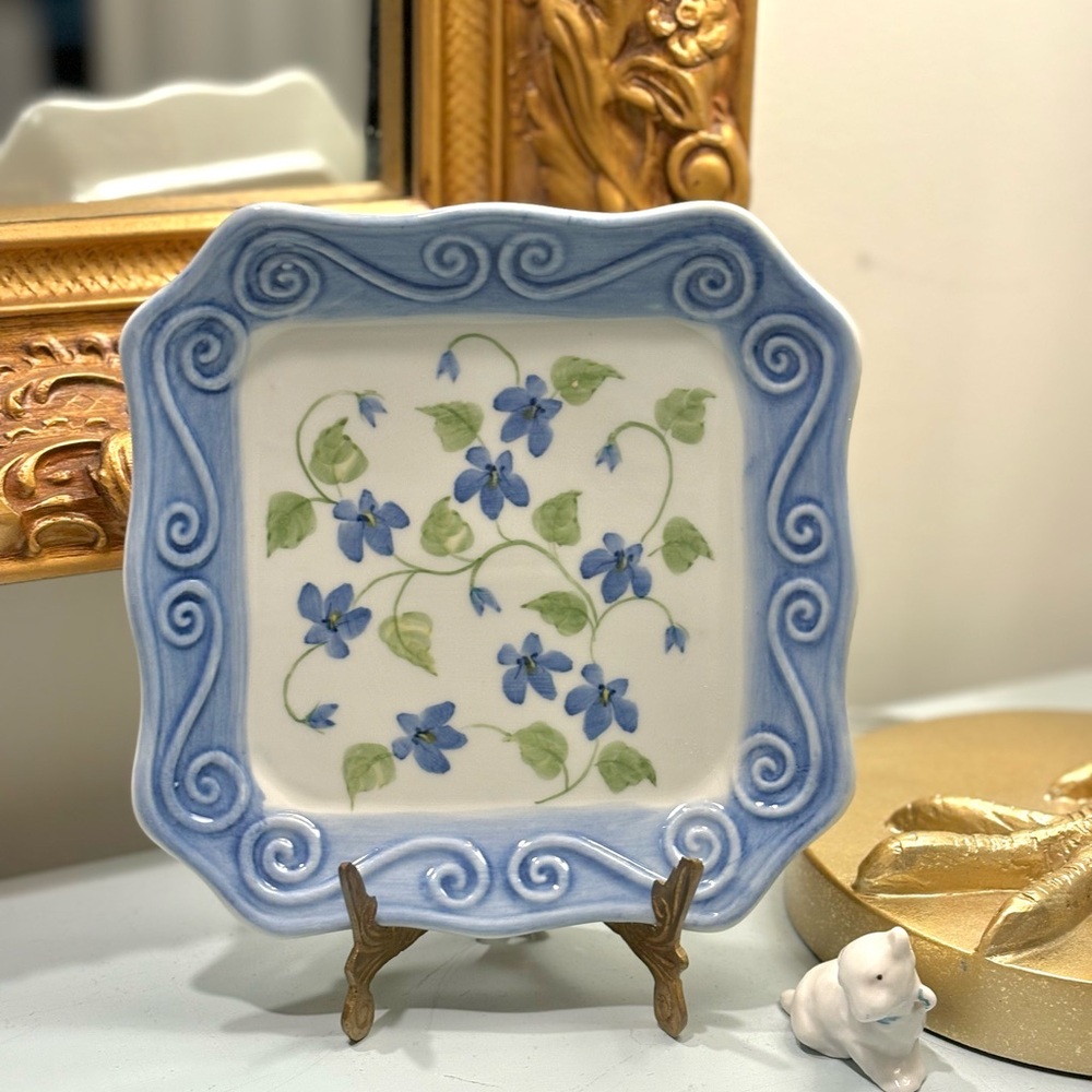 Andrea By Sadek Elegant Floral Plate